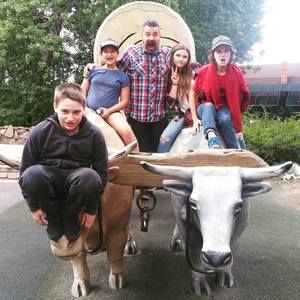 Meet your Posher, Desmond